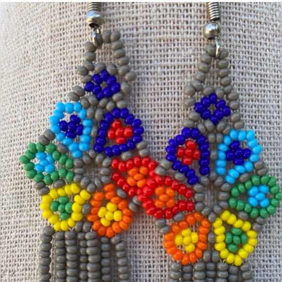 Beautiful long chakira bead flower earrings. Made by artisans in Mexico. - Picture 3 of 3